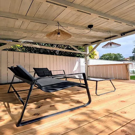 By The River, Sauna Included Apartman