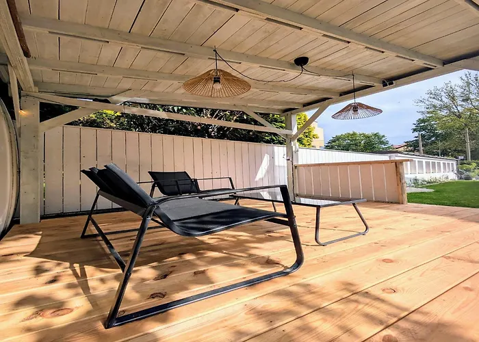 By The River, Sauna Included Apartman